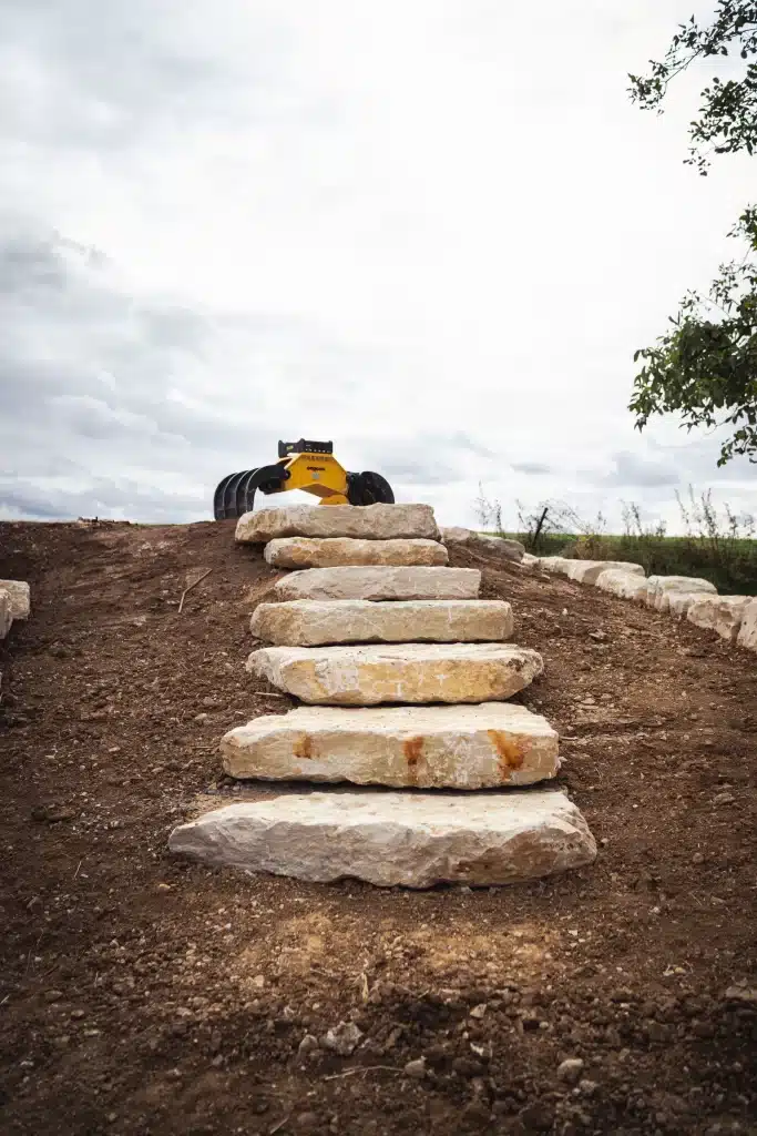 Bau einer Treppe aus Naturstein.