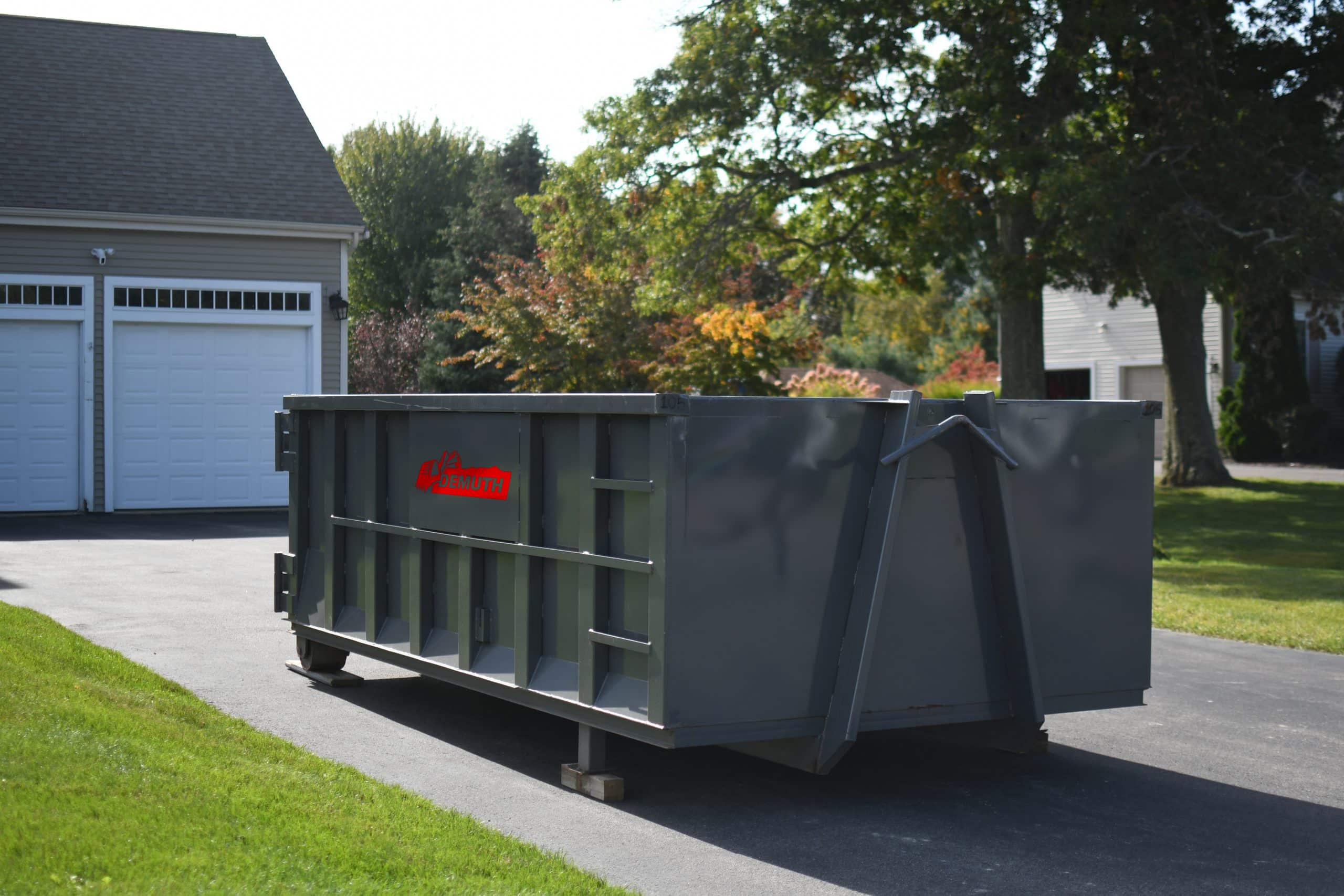 Photographie d'un container de la société Demuth Travaux disponible à la location.