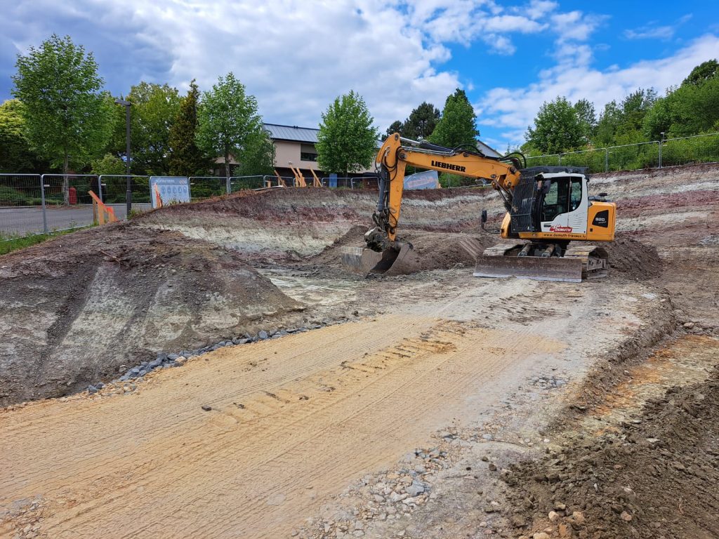 Location de mini-pelle de chantier.