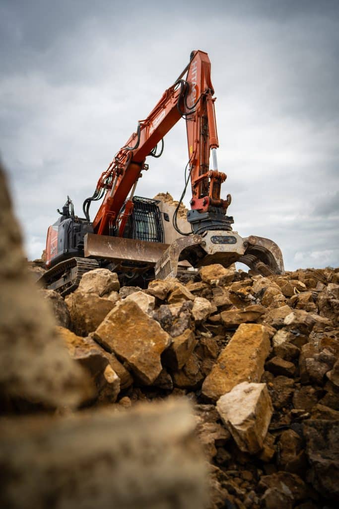 Location de pince pour enlèvement de gravats.